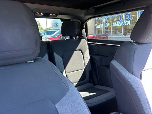 Used 2025 Ford Bronco 2-Door w/ Sasquatch Package AWD/4WD image 12