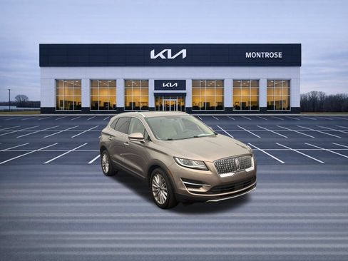Used 2019 Lincoln MKC Premiere FWD image 3