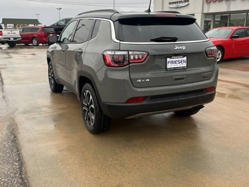 Used 2022 Jeep Compass Limited image 8