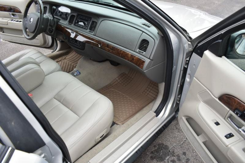 Used 2010 Mercury Grand Marquis LS RWD image 15
