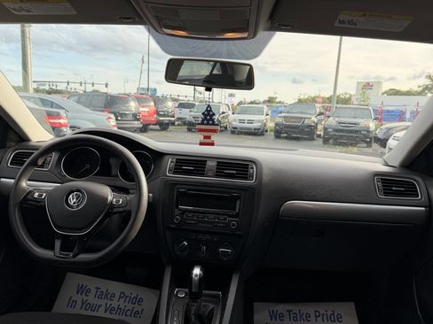 Used 2015 Volkswagen Jetta SE FWD image 13