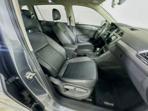 Used 2020 Volkswagen Tiguan SE w/ Panoramic Sunroof Package FWD image 28
