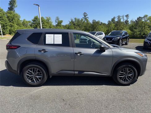 Used 2023 Nissan Rogue S FWD image 3