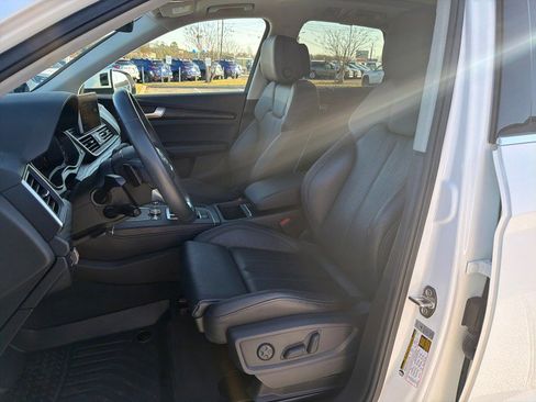 Used 2020 Audi Q5 e Premium Plus w/ Premium Plus Package image 11