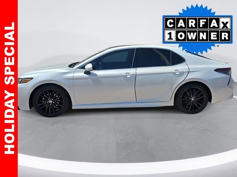 Used 2023 Toyota Camry XSE image 6