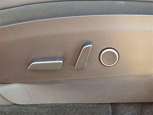 Used 2022 Tesla Model Y Performance image 22