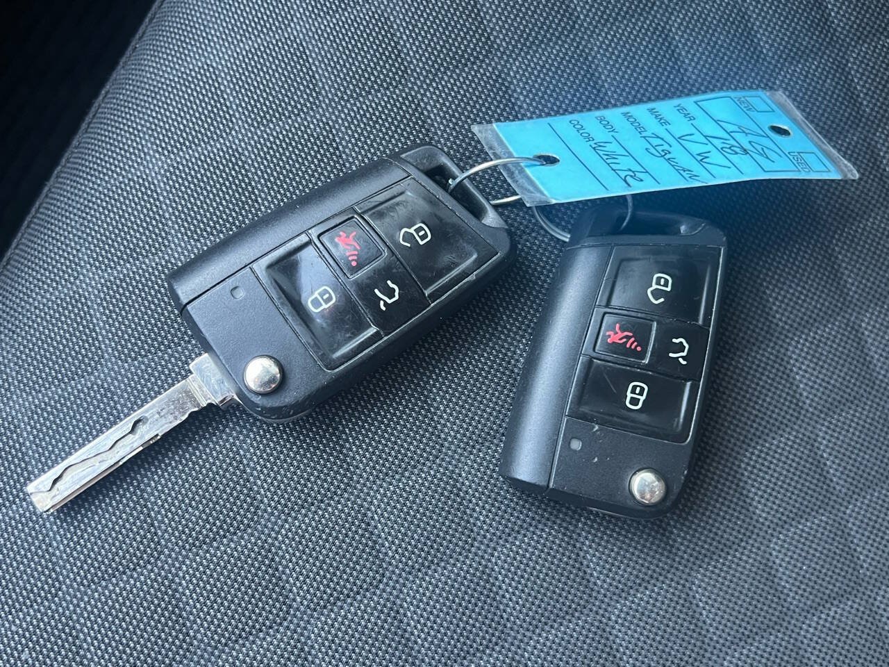 Used 2018 Volkswagen Tiguan S AWD/4WD image 40