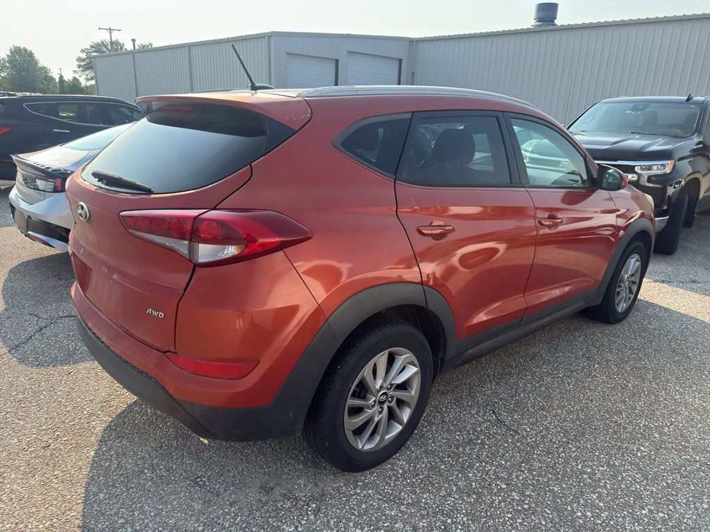 Used 2016 Hyundai Tucson SE w/ Option Group 02 AWD/4WD image 4