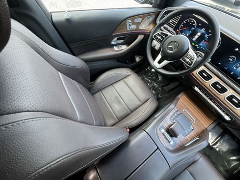 Used 2022 Mercedes-Benz GLS 450 4MATIC image 16