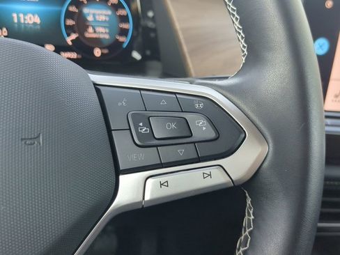 Used 2025 Volkswagen Atlas SE image 25