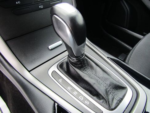 Used 2018 Ford Edge SE image 28