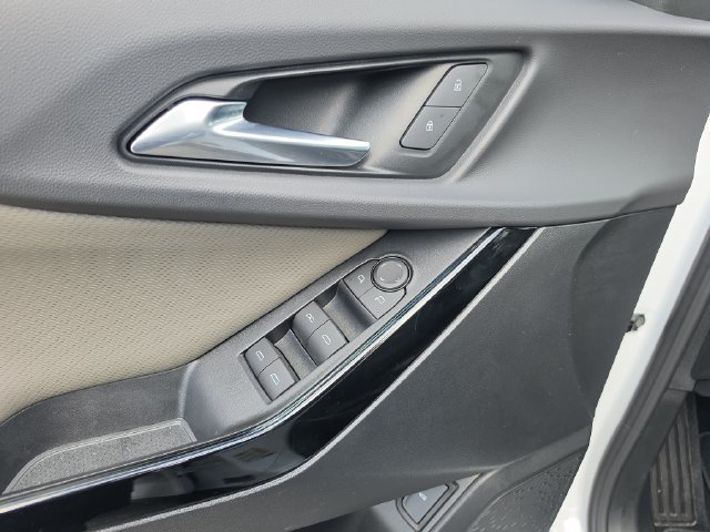 Used 2026 Chevrolet Equinox LT w/ Convenience Package II FWD image 19