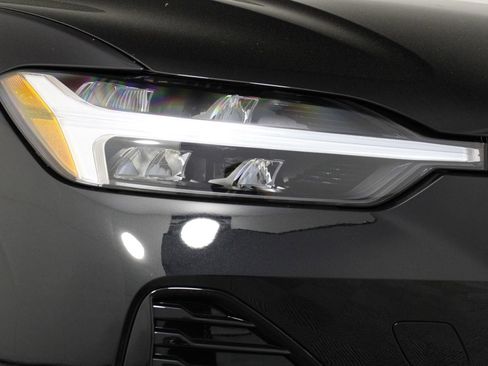 New 2026 Volvo XC60 B5 Core image 14