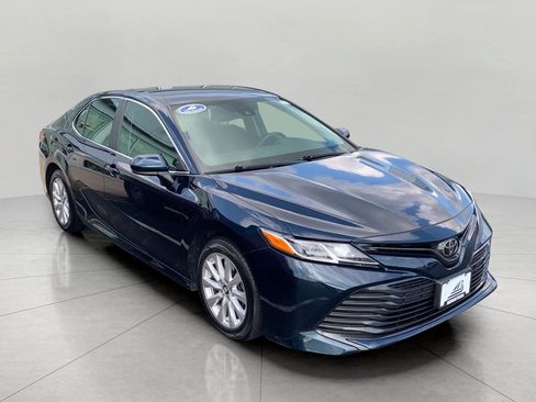 Used 2019 Toyota Camry LE FWD image 1