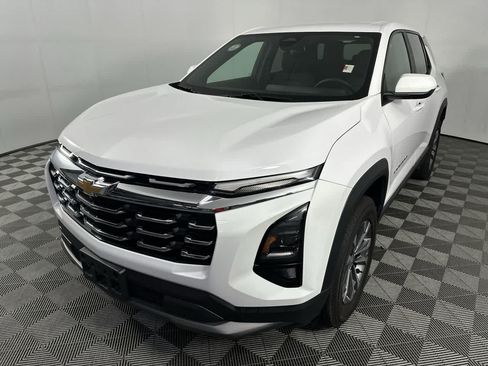 Used 2025 Chevrolet Equinox LT FWD image 14