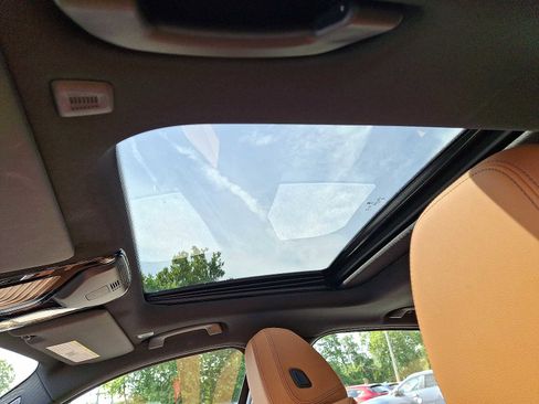 Used 2025 BMW 330i xDrive Sedan w/ Premium Package image 14