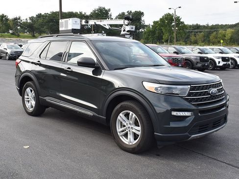 Used 2024 Ford Explorer XLT w/ Equipment Group 202A AWD/4WD image 3