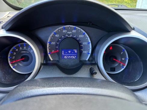 Used 2010 Honda Fit Sport image 4