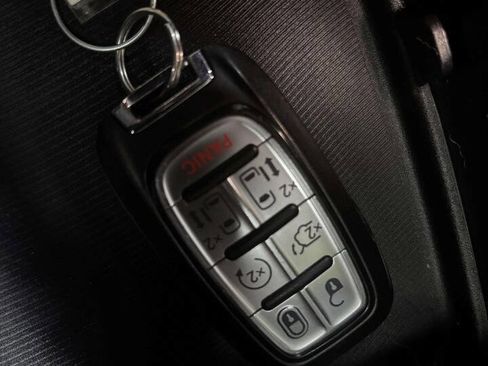 Used 2019 Chrysler Pacifica Touring-L Plus w/ Advanced Safetytec Group image 41