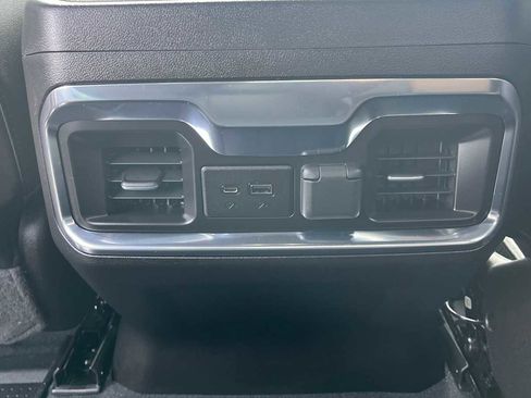 Used 2022 Chevrolet Silverado 1500 High Country image 9