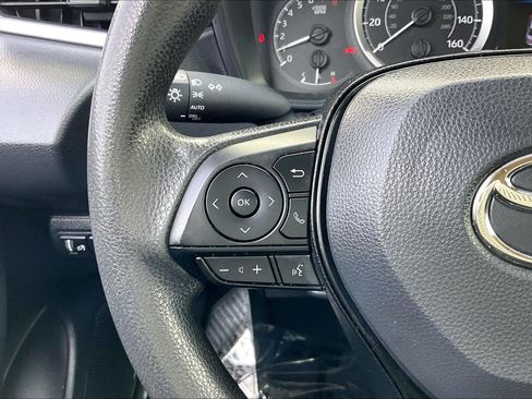 Used 2022 Toyota Corolla LE FWD image 23