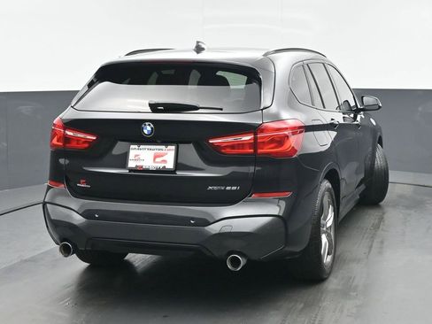 Used 2021 BMW X1 xDrive28i w/ M Sport Package image 4