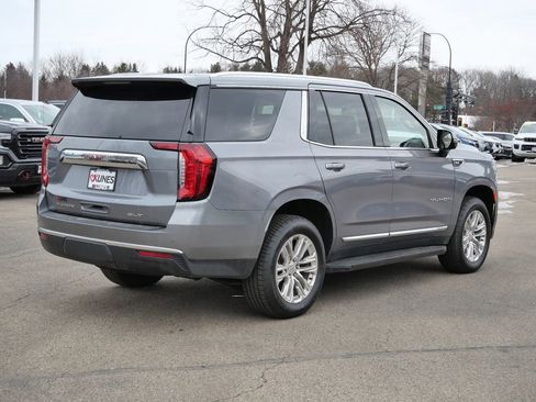 Used 2022 GMC Yukon SLT w/ SLT Premium Package image 9
