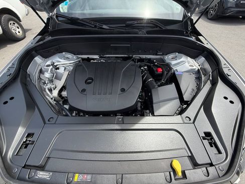Used 2025 Volvo XC90 B5 Core AWD/4WD image 25