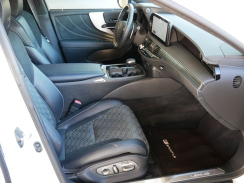 Used 2024 Lexus LS 500 F Sport image 10