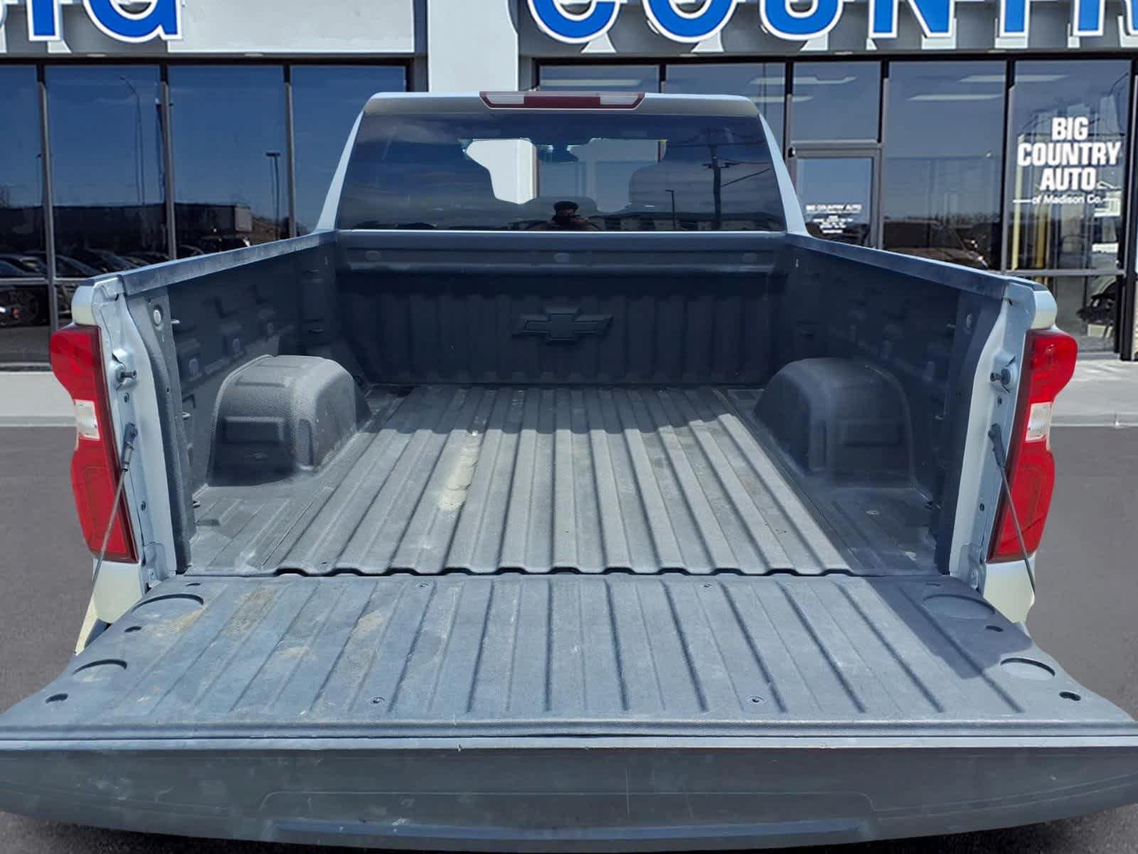 Used 2022 Chevrolet Silverado 1500 RST AWD/4WD image 10