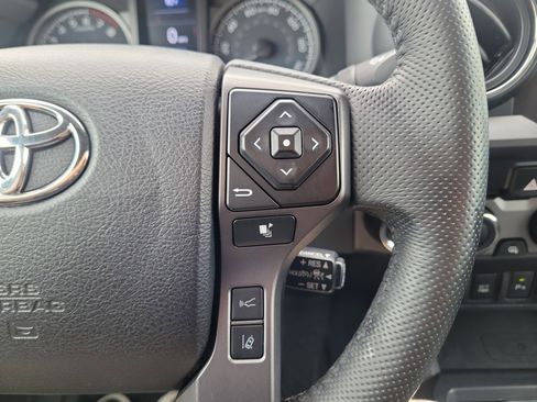 Used 2021 Toyota Tacoma TRD Off-Road w/ Technology Package AWD/4WD image 27