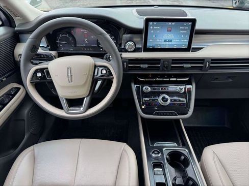 Used 2022 Lincoln Corsair AWD w/ Equipment Group 101A image 16