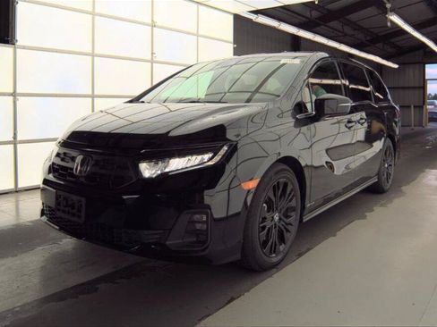 Used 2025 Honda Odyssey Sport-L image 2