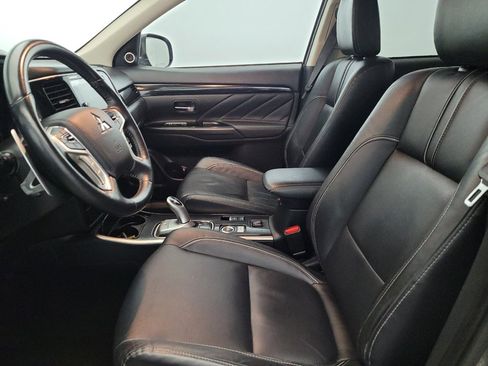 Used 2018 Mitsubishi Outlander GT AWD/4WD image 17