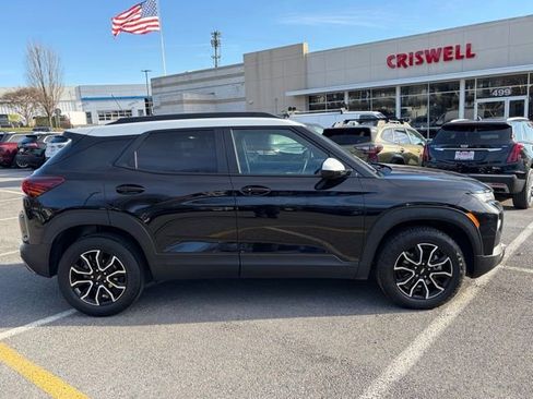 Used 2023 Chevrolet TrailBlazer ACTIV w/ Sun and Liftgate Package image 9