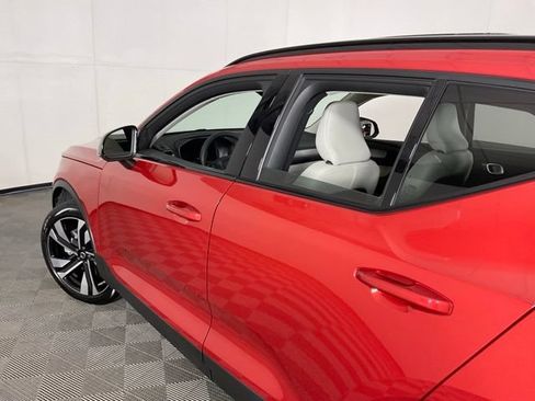 Certified 2025 Volvo XC40 B5 Ultra AWD/4WD image 40