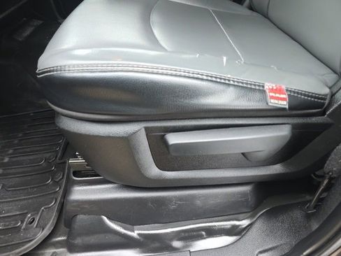 Used 2022 RAM 2500 Tradesman w/ Chrome Appearance Group image 14