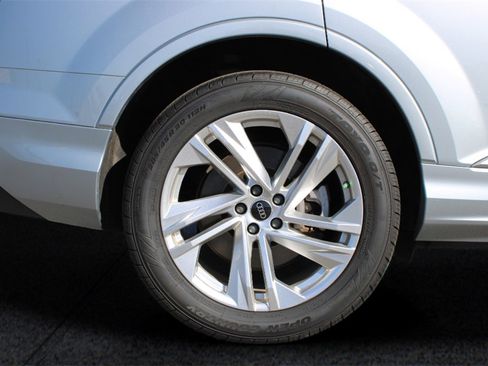 Used 2024 Audi Q7 3.0T Premium Plus image 11