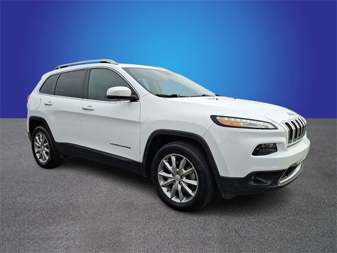 Used 2018 Jeep Cherokee Limited image 3