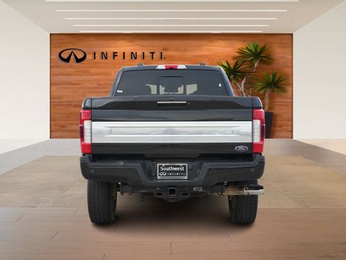 Used 2022 Ford F250 Platinum image 6