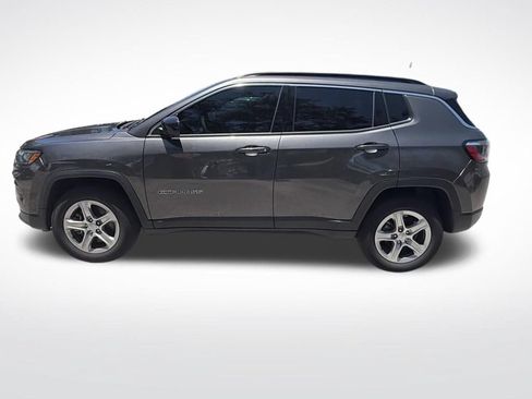 Used 2023 Jeep Compass Latitude w/ Convenience Group AWD/4WD image 8