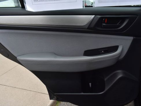 Used 2018 Subaru Outback 2.5i AWD/4WD image 32