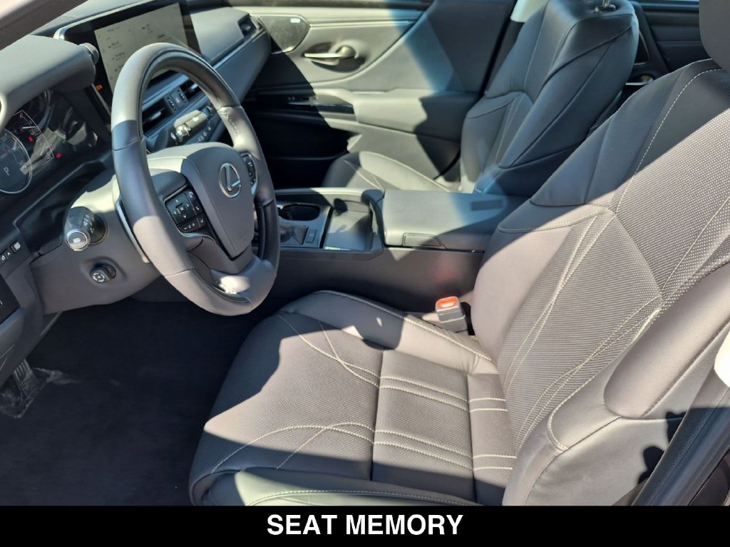 Used 2025 Lexus ES 350 Ultra Luxury w/ Accessory Package (Z2) FWD image 19