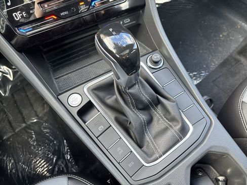 New 2026 Volkswagen Jetta SE FWD image 19
