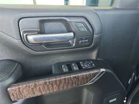 Used 2023 GMC Sierra 3500 Denali w/ Denali Ultimate Package image 22