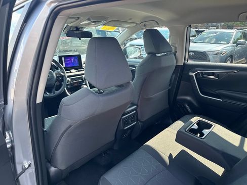 Used 2025 Toyota RAV4 XLE AWD/4WD image 38