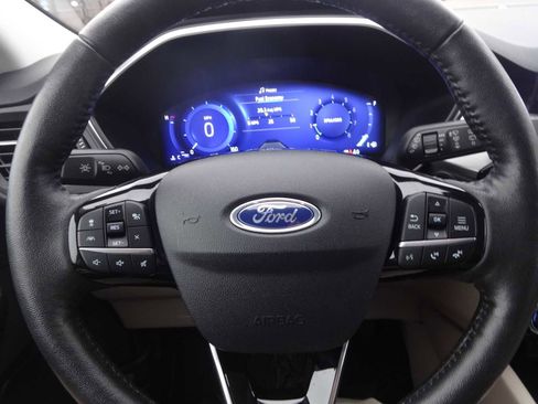 Used 2021 Ford Escape Titanium image 18