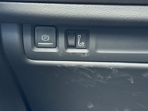 Used 2024 Cadillac XT4 Premium Luxury image 39