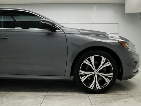 Used 2022 Volkswagen Passat 2.0T SE image 13