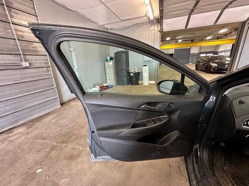 Used 2017 Chevrolet Cruze LT w/ Convenience Package FWD image 22